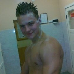 Молодой красивый парень ищет девушку для свободных интимных отношений в Тамбове Молодой красивый парень ищет девушку для свободных интимных отношений в Тамбове